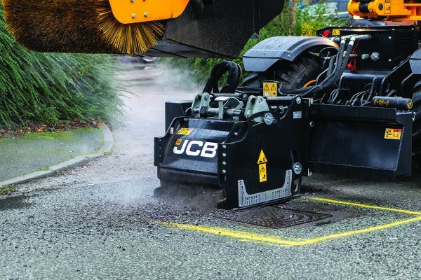 Čuveni britanski proizvođač radnih strojeva i mehanizacije JCB je lansirao novu verziju svog stroja za popravak rupa