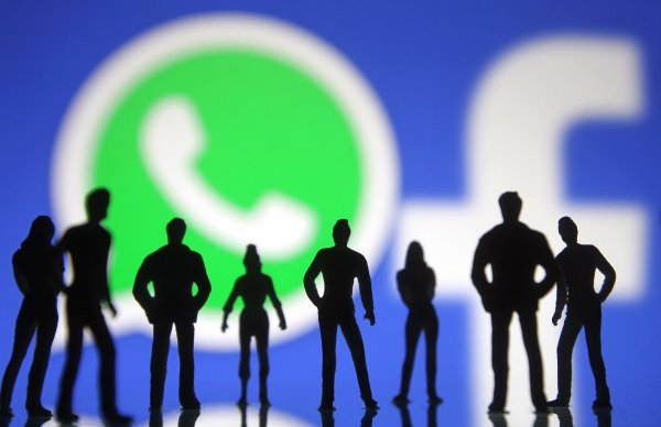 WhatsApp je Facebook kupio 2014. godine, a podatke s matičnom tvrtkom dijeli  od 2016.