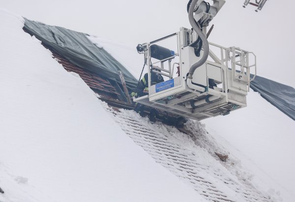 Vatrogasci i dalje uklanjaju opasne dimnjake u centru Petrinje