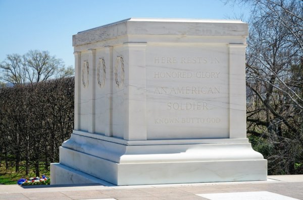 Grobnica nepoznatog vojnika u Arlingtonu