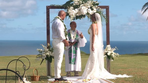 Dwayne Johnsona 'The Rock' proslavio je prvu godišnjicu braka sa suprugom Lauren Hashian