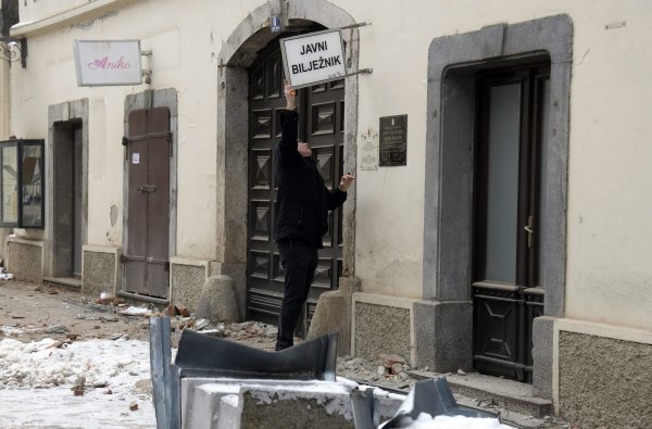 Ruševine u centru Petrinje uzrokovane razornim potresom