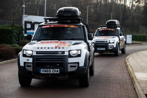 Land Rover Defender 110 prije relija Dakar 2021.