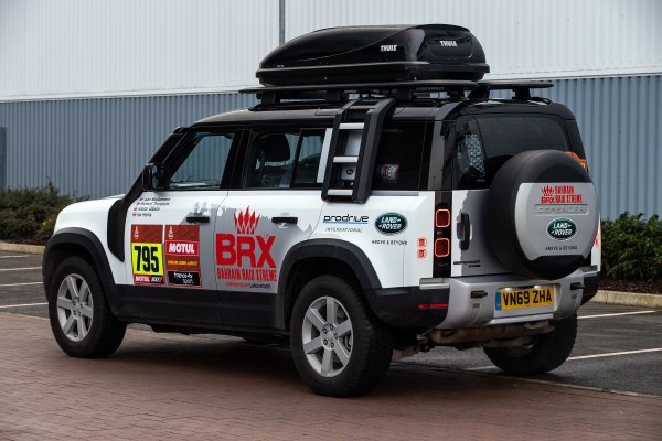 Land Rover Defender 110 prije relija Dakar 2021.