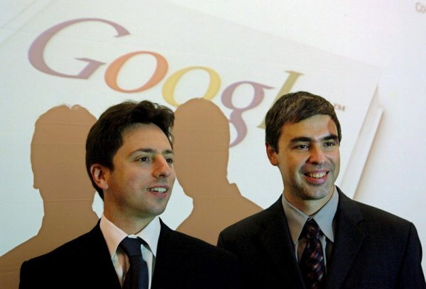Larry Page i Sergey Brin sredinom nultih godina ovog stoljeća, dok je Google još bio u pelenama, a i oni su još bili na počecima karijere