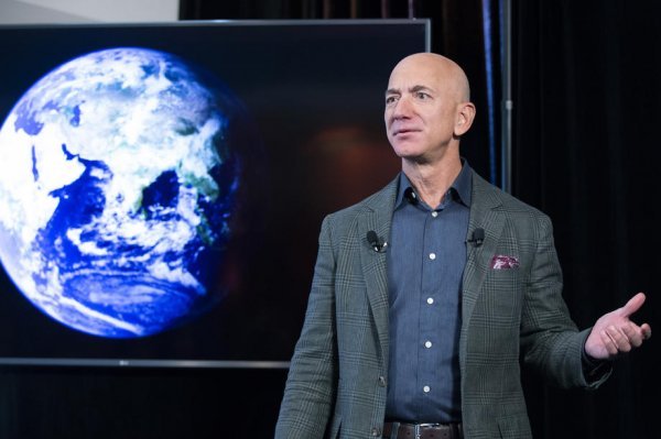 Jeff Bezos i polovica svijeta koju bi doslovno mogao kupiti svojim bogatstvom
