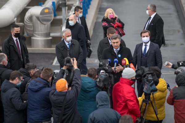 LNG terminal u Omišlju pušten u rad