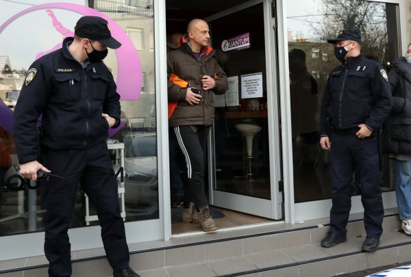 Policija odvela vlasnika koji je otvorio svoju teretanu na Trešnjevci