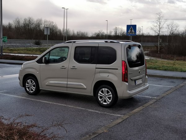 Toyota Proace City Verso 1.5D A/T8 ograničeno izdanje