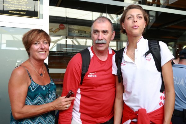 Branka Vlašić s roditeljima Venerom i Joškom nakon osvajanja brončane olimpijske medalje 2016.