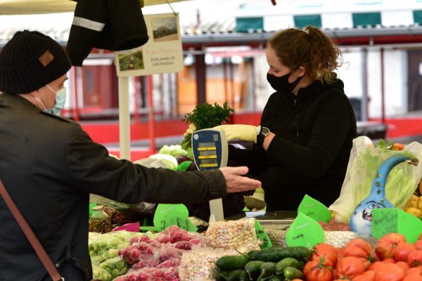 Tržnice u Sloveniji tijekom epidemije koronavirusa