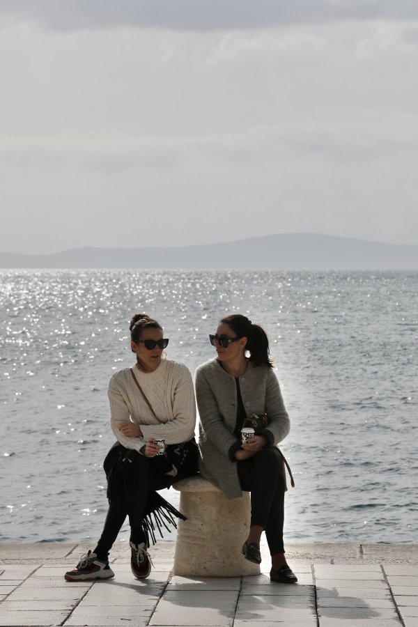 Brojni Splićani prošetali su rivom