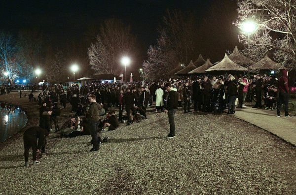 Studenti se zabavljaju na Jarunu