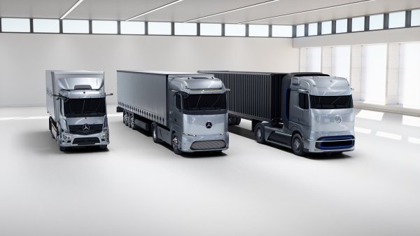 Mercedes-Benz eActros, Mercedes-Benz eActros LongHaul i Mercedes-Benz GenH2 Truck