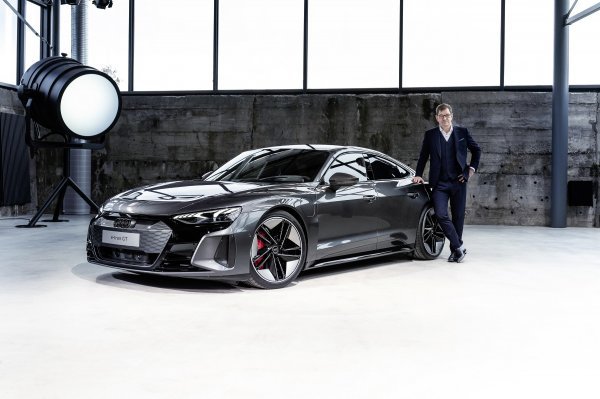 Audi RS e-tron GT i Markus Duesmann, predsjednik Audi AG-a