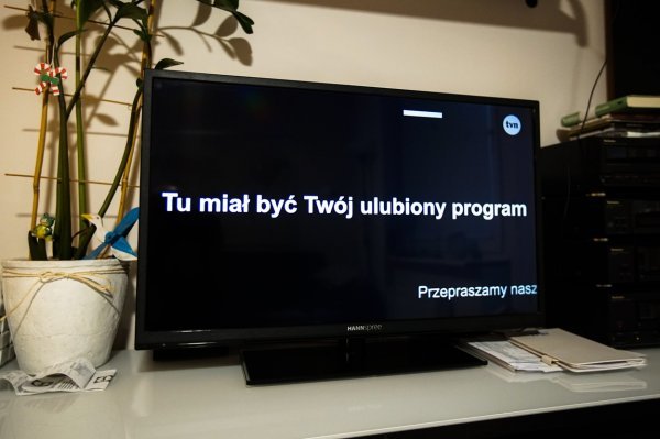 Televizije su prekinule svoje programe