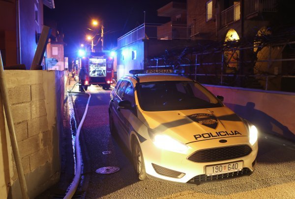 Požar u Oporovečkoj ulici u Dubravi