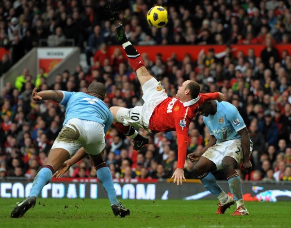 Wayne Rooney, gol 'škaricama' Manchester Cityju, veljača 2011. godine