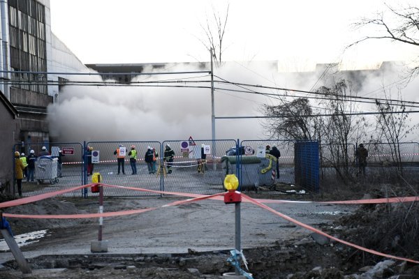 Rušenje dimnjaka u Sisku