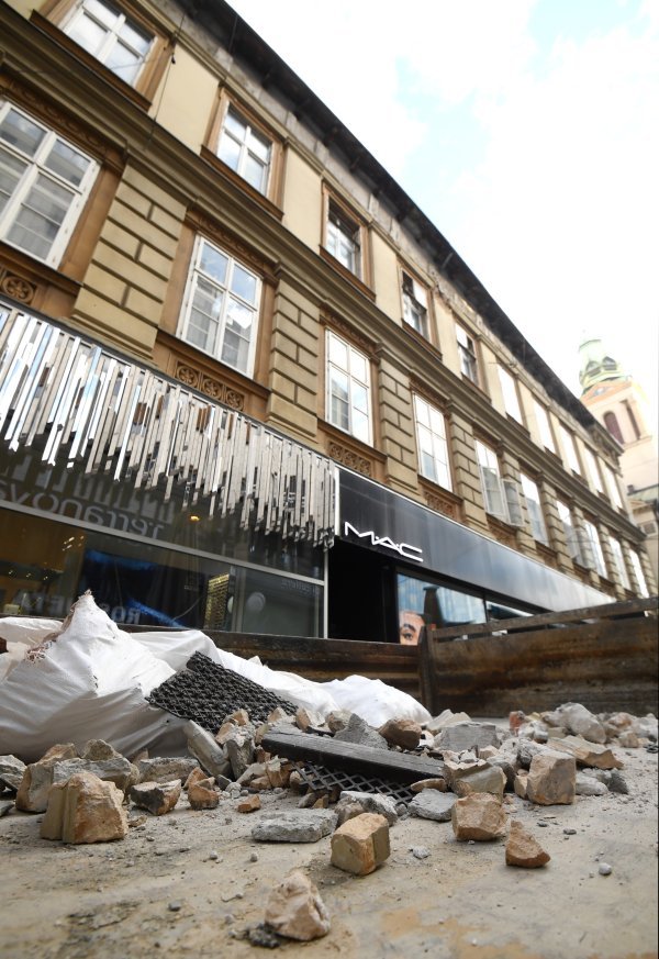 Na Ilici i u Preobraženskoj padala fasada