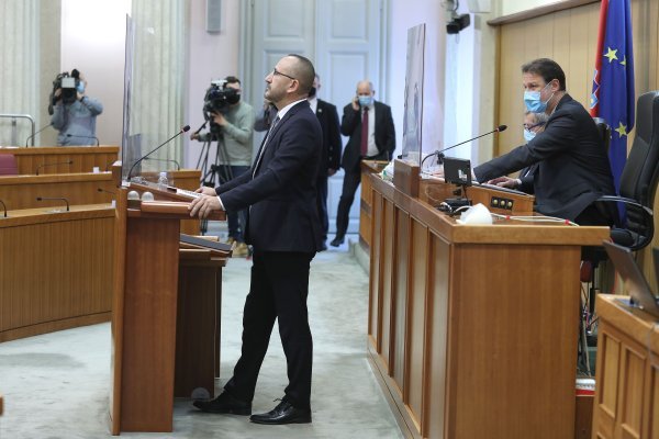 Zagreb: Jandroković i Zekanović u konfliktu zbog preranog skidanja maske u Saboru