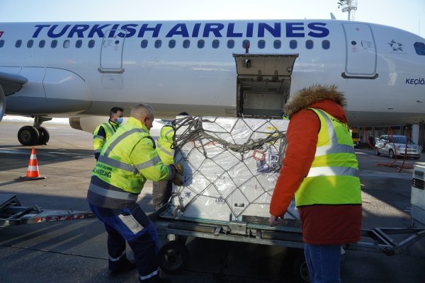 Beograd: Cjepivo AstraZeneca stiglo je u Srbiju