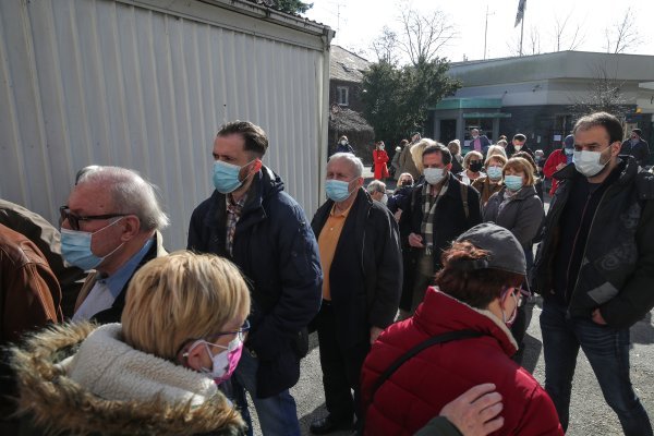 Zagreb: Gužva za cijepljenje na punktu Hrvatskog zavoda za javno zdravstvo