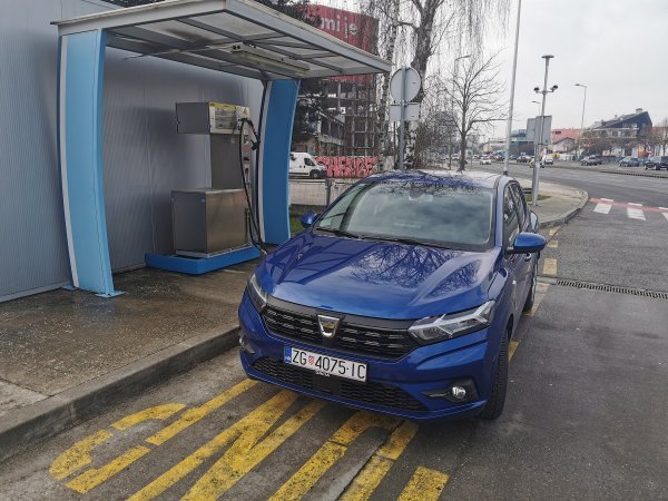 Dacia Sandero Comfort 1.0 ECO-G 100 s dvogorivnim motorom