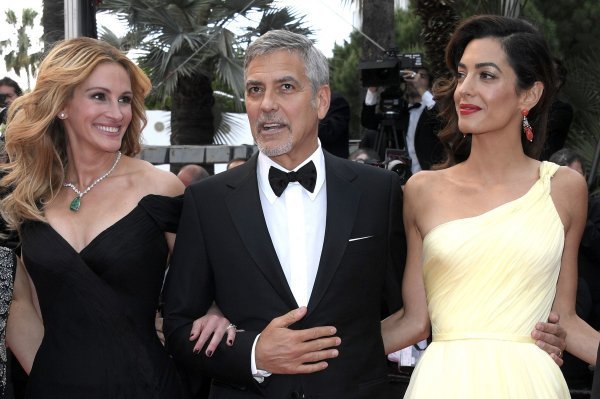 Julia Roberts, George i Amal Clooney