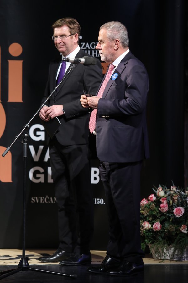 Milan Bandić posljednji puta snimljen na koncertu 150. godišnjice Zagrebačke filharmonije