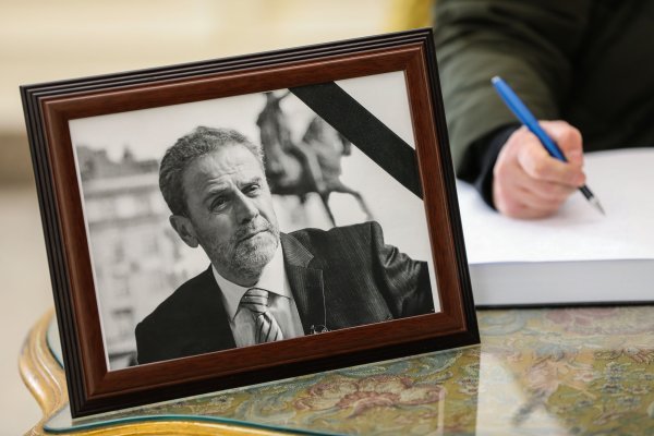 Mislav Herman upisao se u Knjigu žalosti