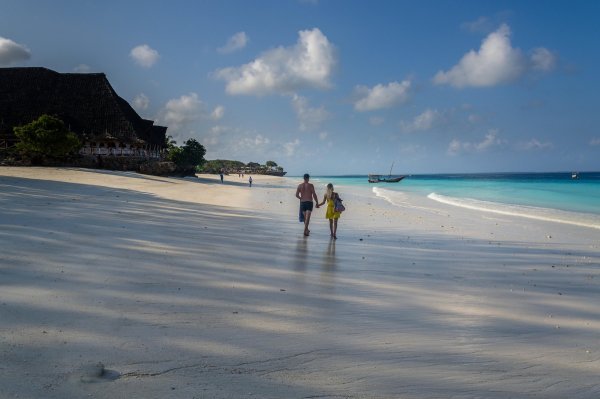 Zanzibar je privlačan turistima zbog tople klime i pjeskovitih plaža