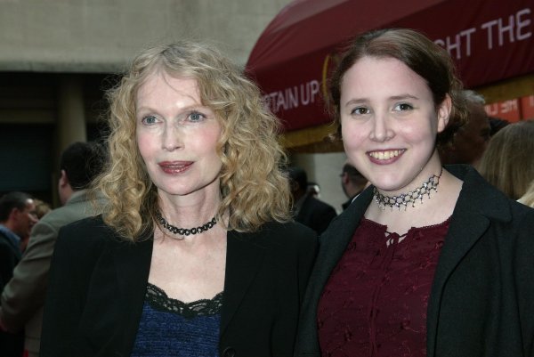 Mia i Dylan Farrow