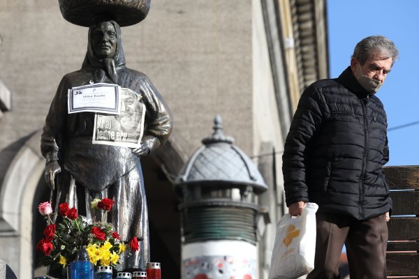 Oproštaj od Bandića uz kip Kumice na Dolcu