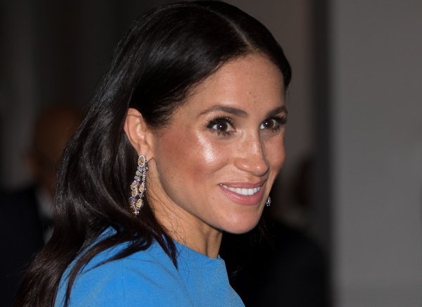 Meghan Markle na Fidžiju je nosila naušnice koje su vjnečani poklon šeika Mohammeda bin Salmana