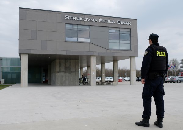 Muškarac prijetio bombom u Strukovnoj školi u Sisku