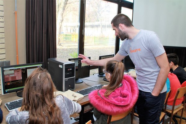 Sat kodiranja s Matijom Kopićem u osječkoj školi