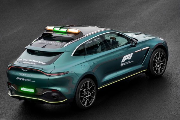 Aston Martin DBX je službeni medicinski automobil Formule 1