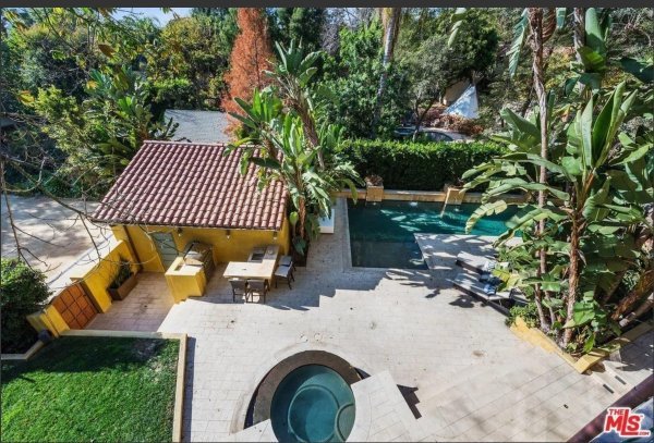 Kolonijalna kuća Emme Roberts