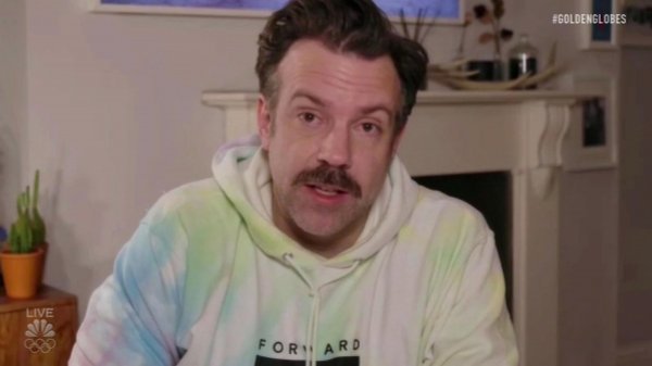 Jason Sudeiks na Zlatnim Globusima