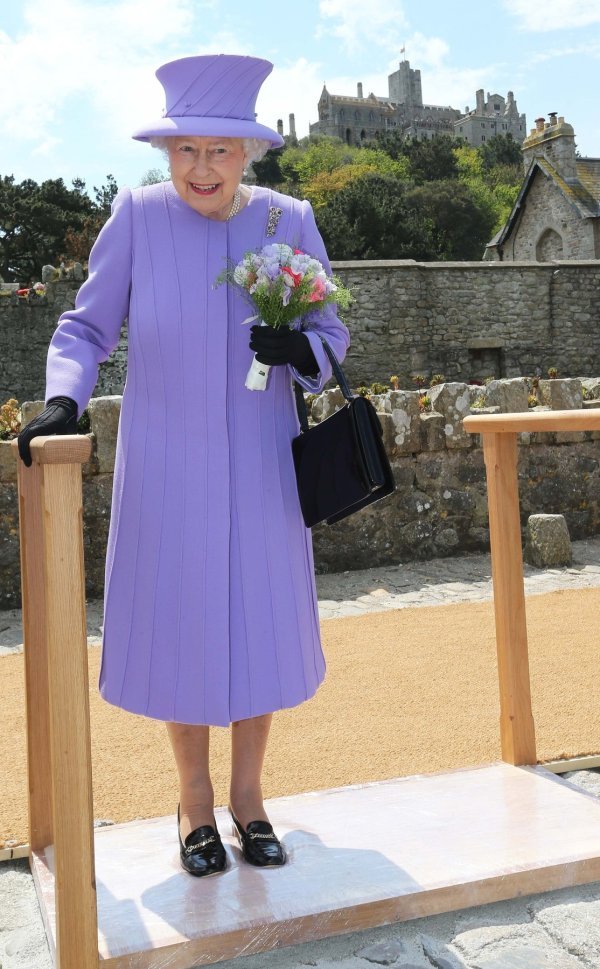 Kraljica Elizabeta II