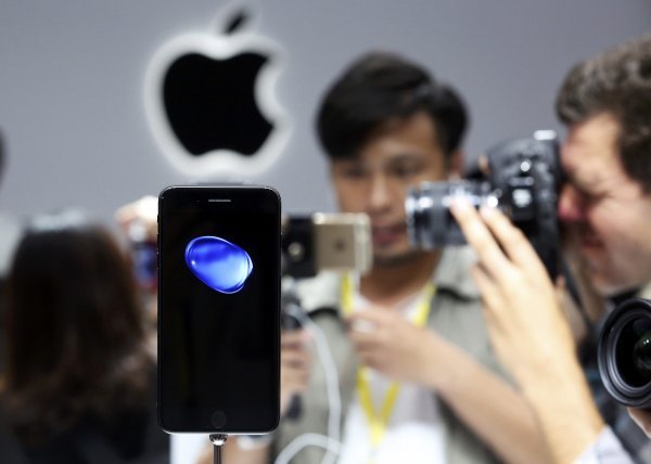 Apple iPhone 7 Reuters/Beck Diefenbach