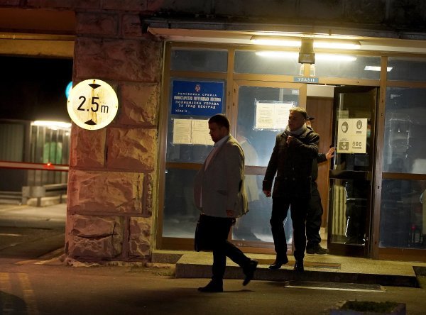 Branislav Lečić odlazi s ispitivanja zbog optužbi za silovanje