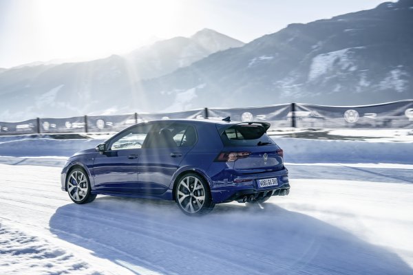 VW Golf R Winter Challenge