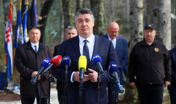 Milanović iz svih oružja tuče prema 'poštanskom uredu' ili 'protočnom bojleru', kako naziva DSV