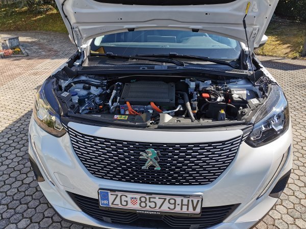 Peugeot e-2008 50 kWh 136 e-ALLURE