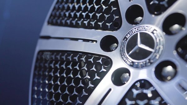 Mercedes EQS uoči premijere