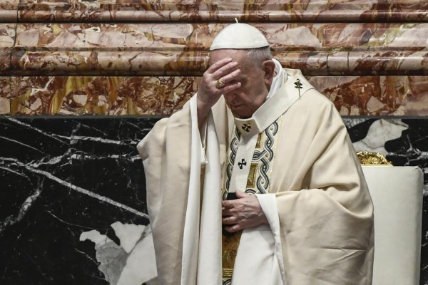 Papa Franjo na uskrsnoj misi u bazilici svetog Petra u Vatikanu