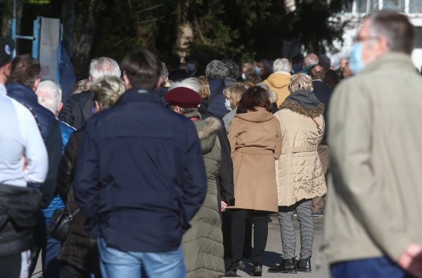 Masovno cijepljenje protiv korone se nastavlja, gužva na Zagrebačkom velesajmu