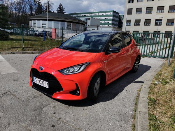 Toyota Yaris Premiere 1.5 HSD sa 116 KS i e-CVT mjenjačem